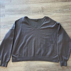 Nuuds V-Neck Women's Sweater